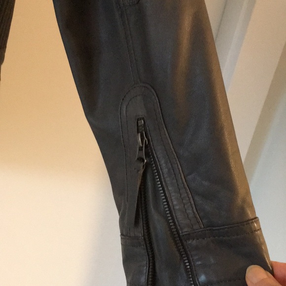 Yessica Leather Jacket - Picture 3 of 8